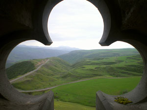 Вид из Армении на Карабах